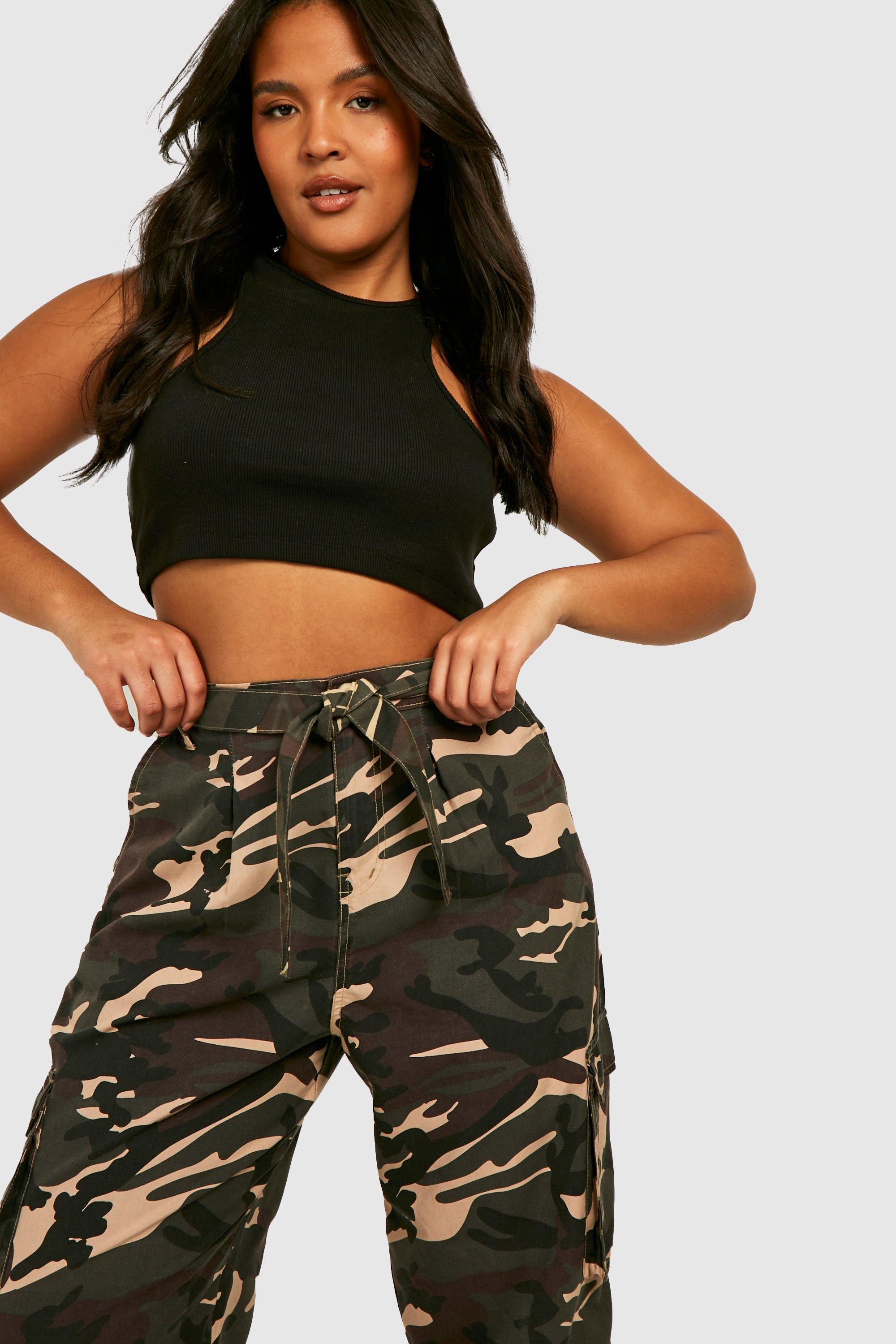 Camouflage on sale cropped pants